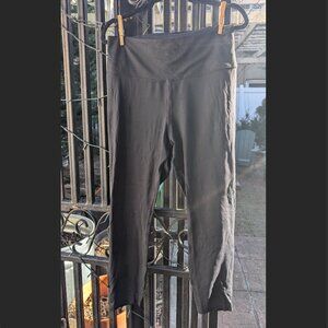 Quince High Rise Capri Leggings